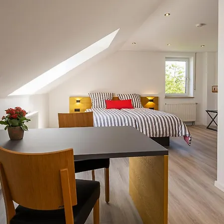 Sieben & Ein Tisch Bobingen (Augsburg)