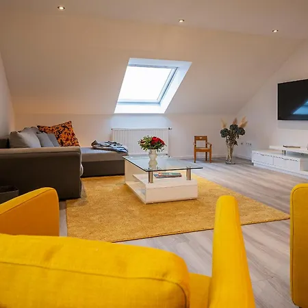 Bed and breakfast Sieben & Ein Tisch 3*