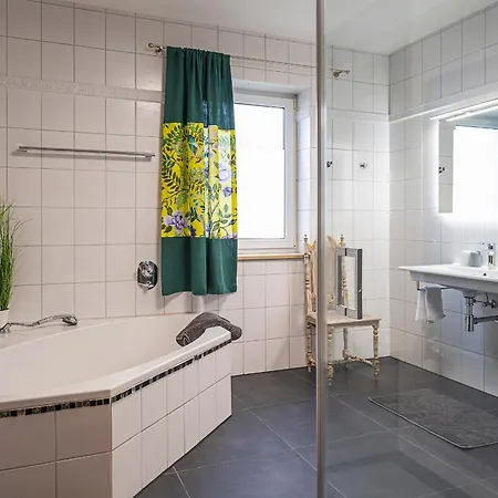 Sieben & Ein Tisch Bobingen (Augsburg)