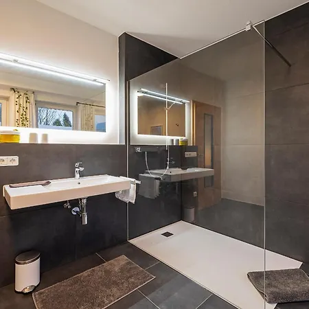 Sieben & Ein Tisch Bed & Breakfast Bobingen (Augsburg)