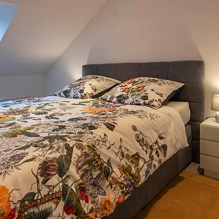 Sieben & Ein Tisch Bed & Breakfast